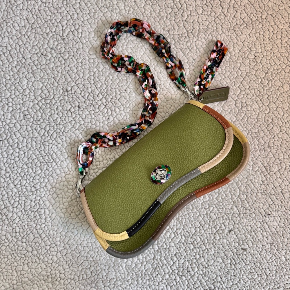 Coach Coachtopia Wavy Dink with Resin Chain Strap